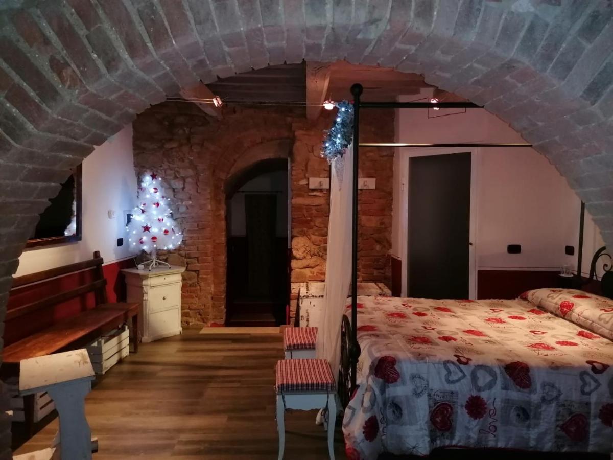 באניו ויניוני Agriturismo La Poderina מראה חיצוני תמונה